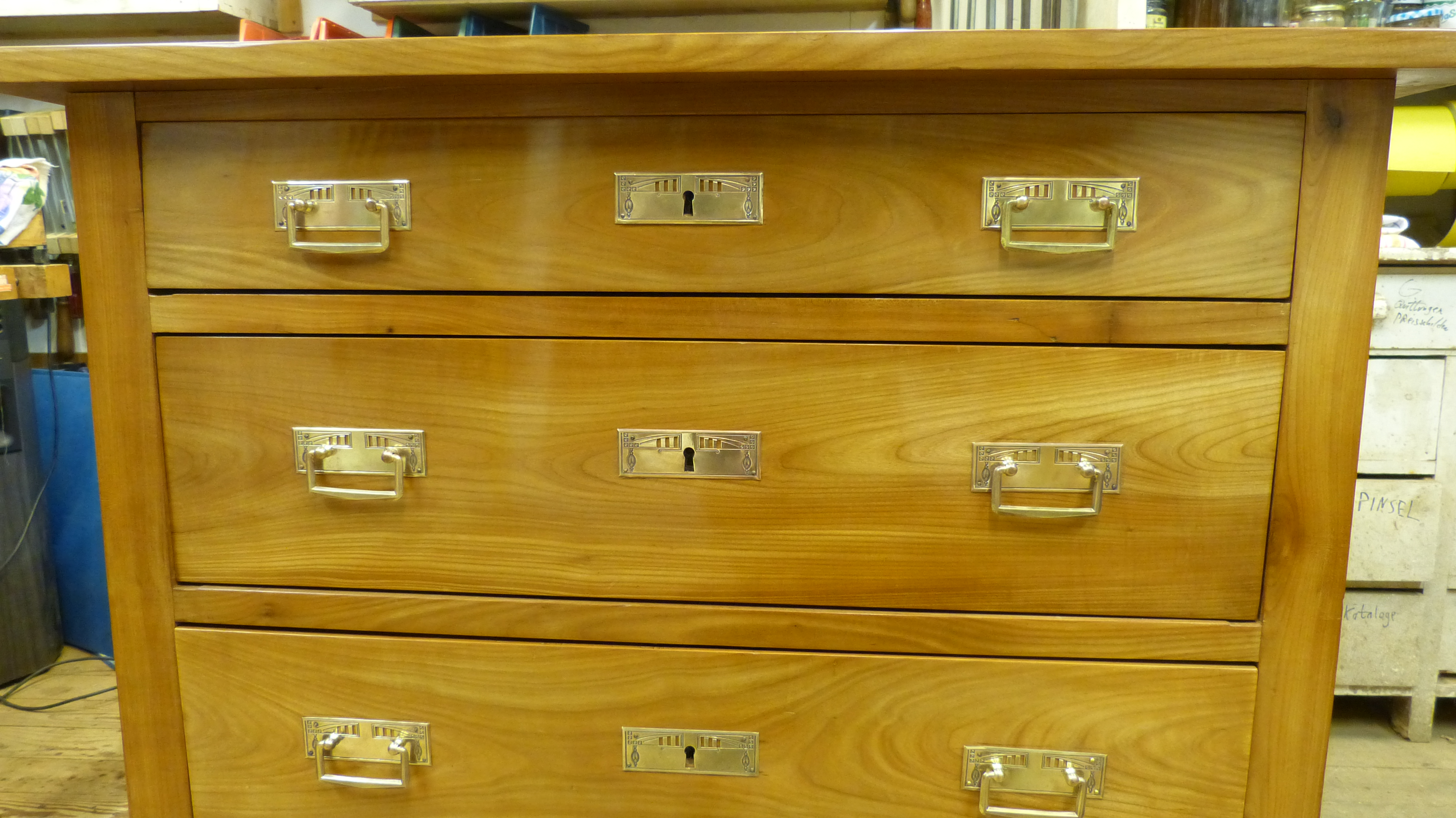 Antik Greef - Möbelrestauration & Antiquitäten